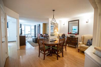 1041 Wellington Street #204 — photo 4