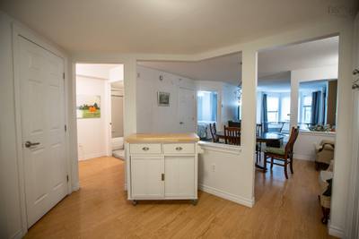 1041 Wellington Street #204 — photo 6