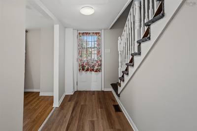 4 Mcpherson Street — photo 2