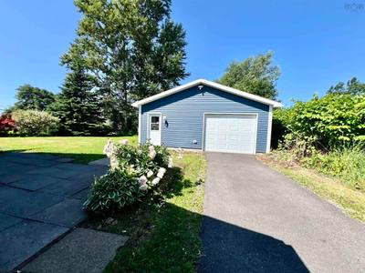 30 Fraser Avenue — photo 4