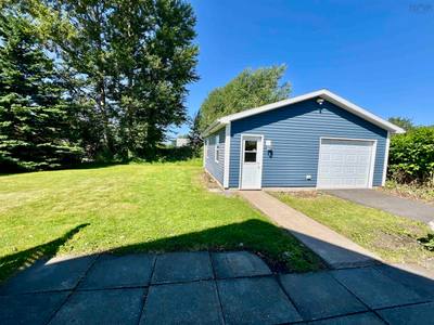 30 Fraser Avenue — photo 5