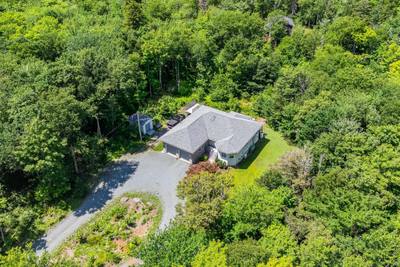 21 Cedarcrest Drive — photo 2