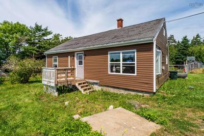 24 Doucet Wharf Road — photo 2