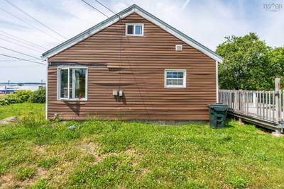 24 Doucet Wharf Road — photo 3