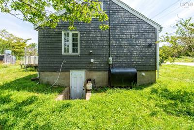 24 Doucet Wharf Road — photo 8
