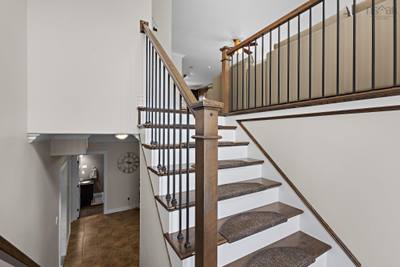 77 Hanwell Drive — photo 2
