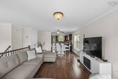 77 Hanwell Drive — photo 4