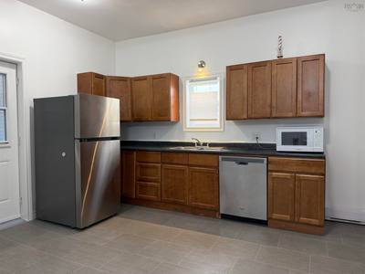 471 South Albert Street — photo 7
