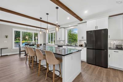 10 Heron Drive — photo 3