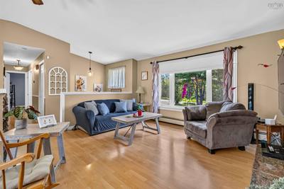 18 Robinson Road — photo 2