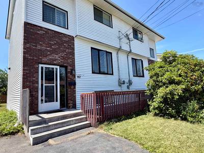 82 Merrimac Drive — photo 2