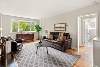 104 Joffre Street — photo 3