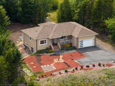 156 Magenta Drive — photo 2