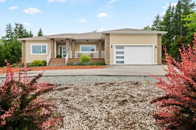156 Magenta Drive — photo 3