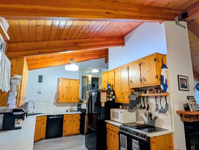 28 Purdy Drive — photo 3