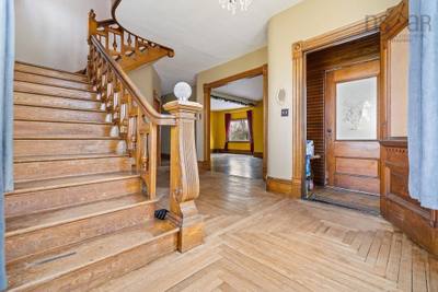 472 Main Street — photo 3