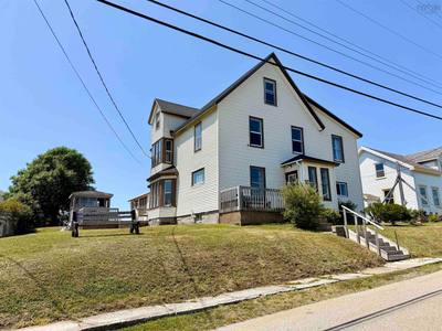 19 Crest Street — photo 2