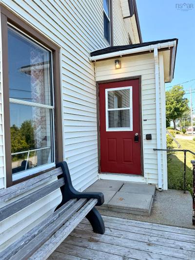 19 Crest Street — photo 5