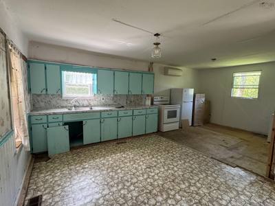 597 North River Road — photo 4