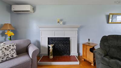 13 Muriel Avenue — photo 3