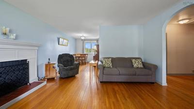 13 Muriel Avenue — photo 4