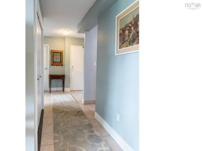 32 Veronica Drive #401 — photo 3
