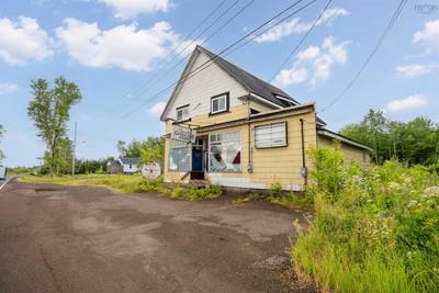 7668 Highway 6 — photo 2