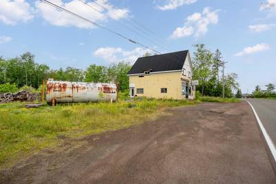 7668 Highway 6 — photo 3