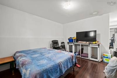 231 Jeep Cres. — photo 5