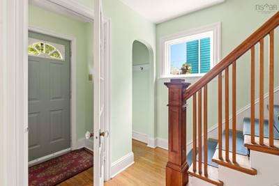 828 Bridges Street — photo 2