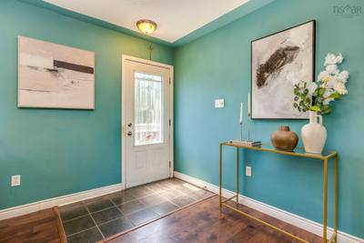 10 Westwood Drive — photo 4