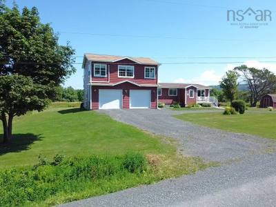 560 Gusset Road — photo 2
