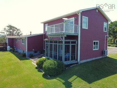 560 Gusset Road — photo 5