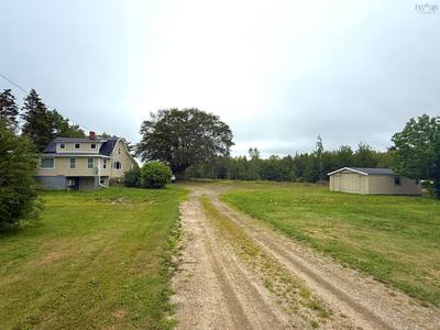 345 French Road — photo 4
