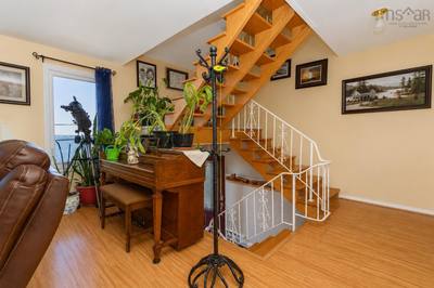 488 Purves Street — photo 5