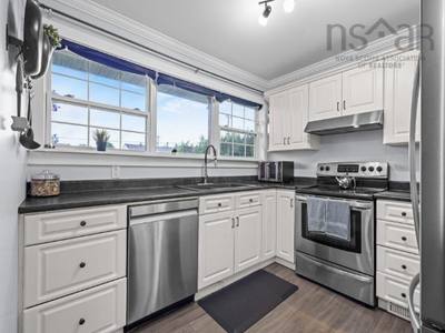 4 Elmdale Crescent — photo 5
