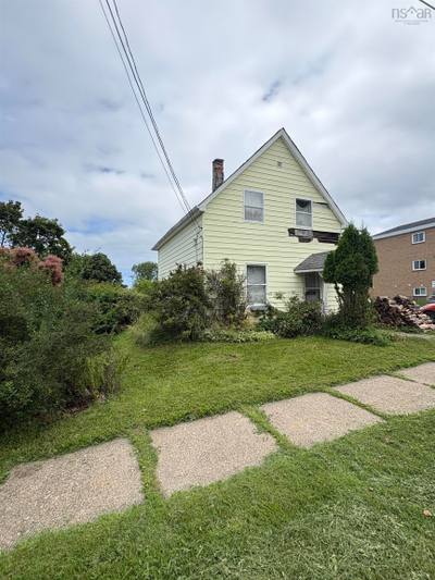 37 Rose Avenue — photo 2