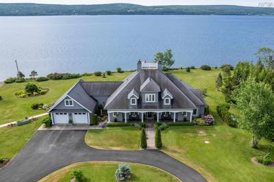 8805 Highway 105 Baddeck Inlet — photo 2