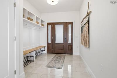 107 Amelinda Crescent — photo 4