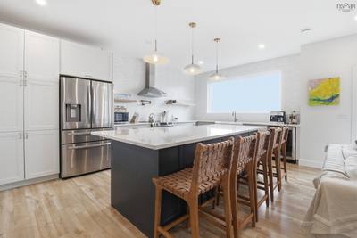 107 Amelinda Crescent — photo 8