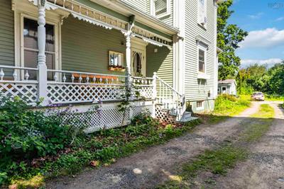252 Main Street — photo 2