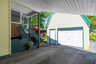 1645 St Margarets Bay Road — photo 4