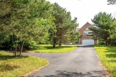 57 Lawlor Crescent — photo 3