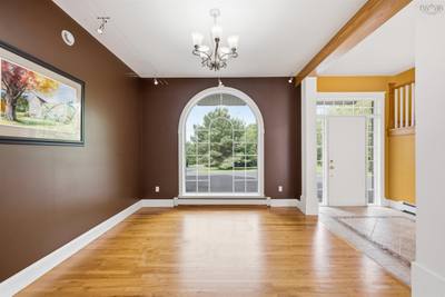 57 Lawlor Crescent — photo 6