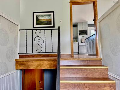 61 Newell Road — photo 3