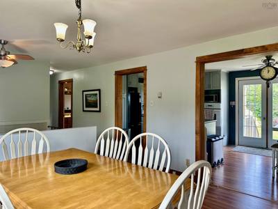 61 Newell Road — photo 8