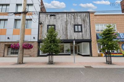 330 Charlotte Street — photo 2