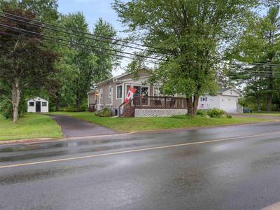 9 Main Street East — photo 3