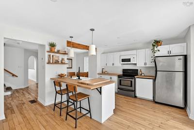 38 Evans Avenue — photo 4