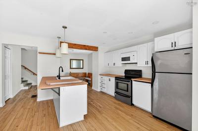 38 Evans Avenue — photo 5